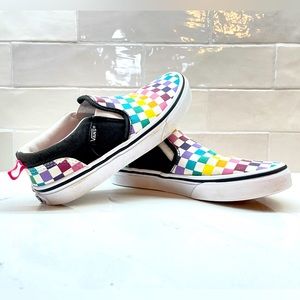 VANS Off The Wall Rainbow Checkerboard Slip-on Canvas Sneakers. Missy Size 2.0.